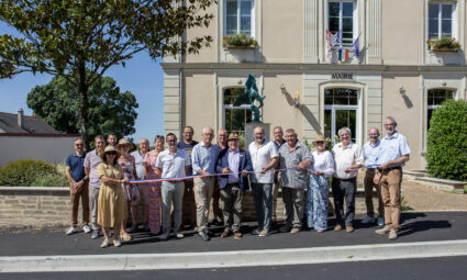 Les élus, les partenaires et les entreprises ont inauguré les travaux d'effacement des réseaux et de réfection de la voirie aux Cerqueux-sous-Passavant, mardi 7 juillet | Siéml