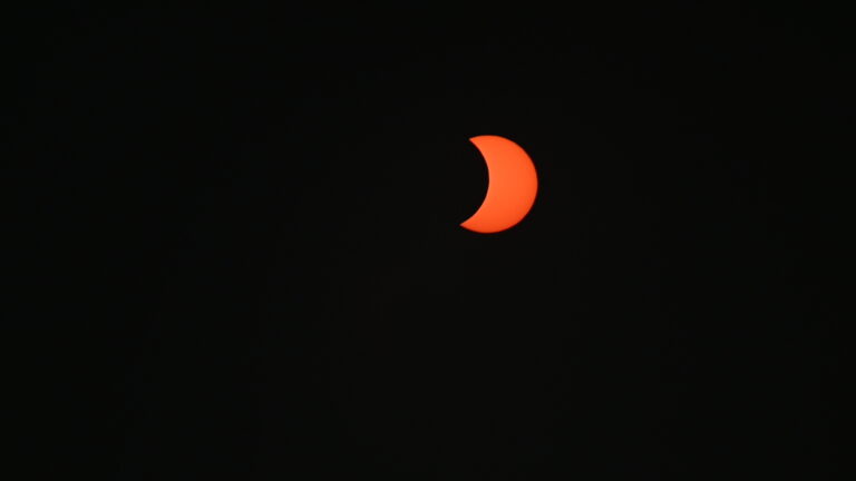 L’éclipse observée depuis Nueil-sur-Layon, mercredi 12 août 2026. | La Lyssoise - KÉVIN NICOULEAUD